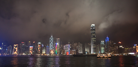 夜晚的維多利亞港 victoria harbour at night