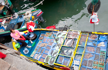 西貢碼頭的浮動海鮮檔